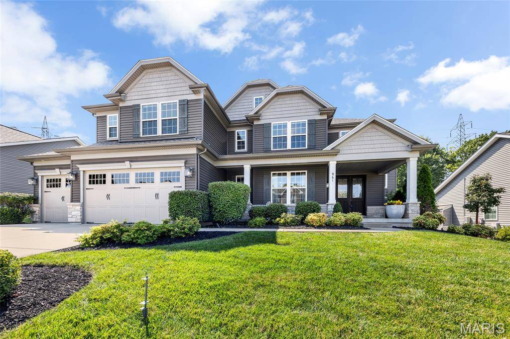 961 Chapelwood CT, Kirkwood, MO 63122