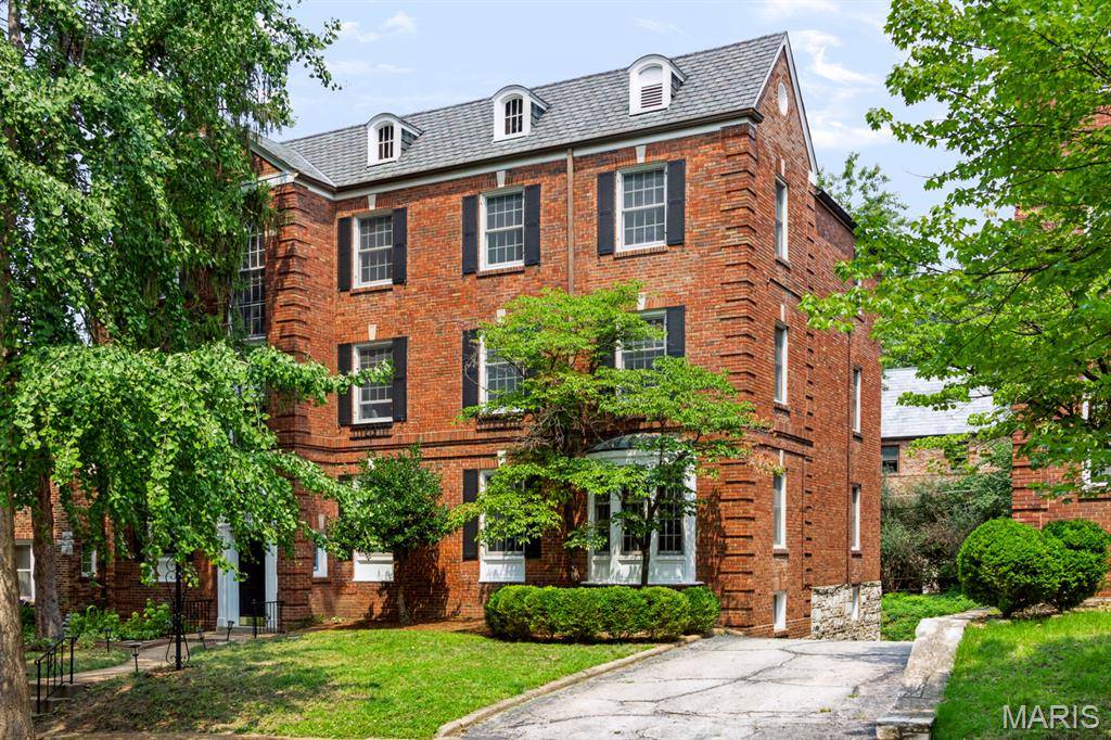 7529 Wellington WAY #3, Clayton, MO 63105