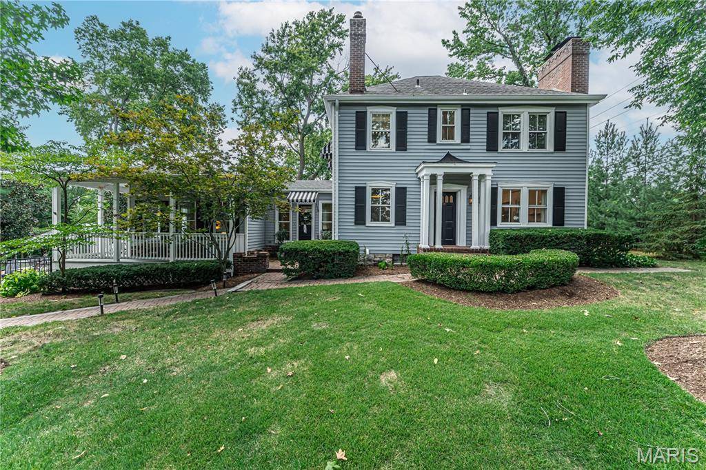 9242 Clayton RD, Ladue, MO 63124