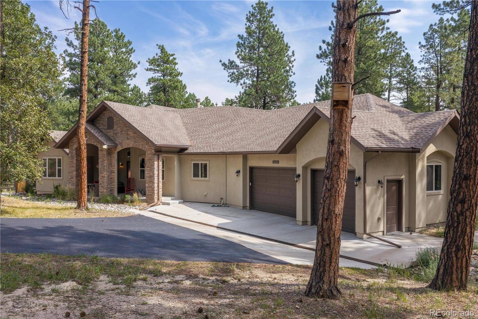 1395 Gore CIR, Larkspur, CO 80118