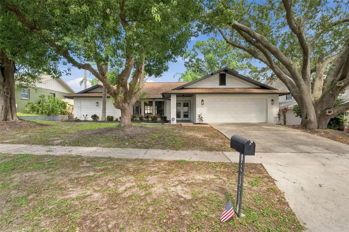 2721 BRIARPATCH DR, Valrico, FL 33596