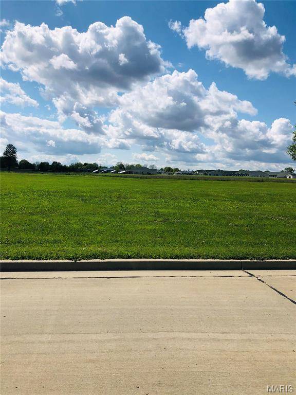 1 N June ST, Jerseyville, IL 62052