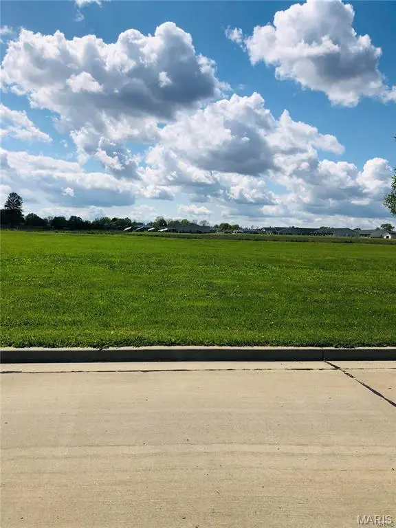 25 N June ST, Jerseyville, IL 62052