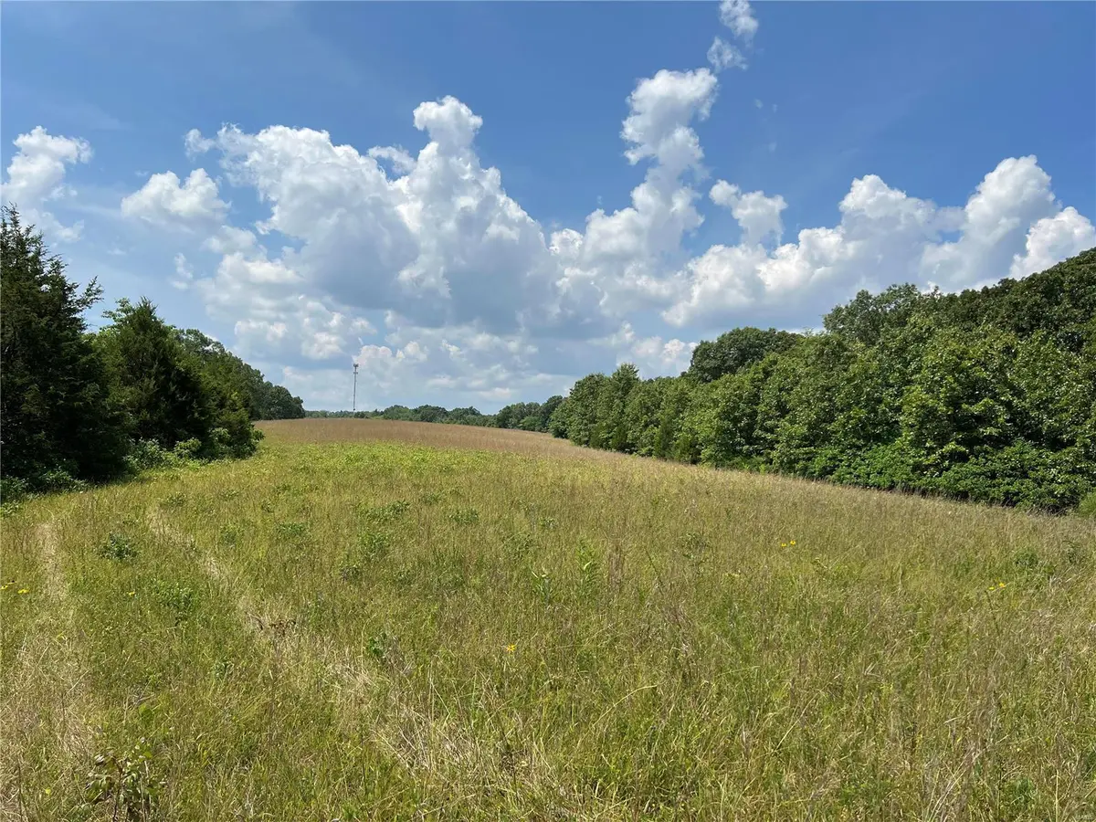5224 Hobby Farms Dr, De Soto, MO 63020
