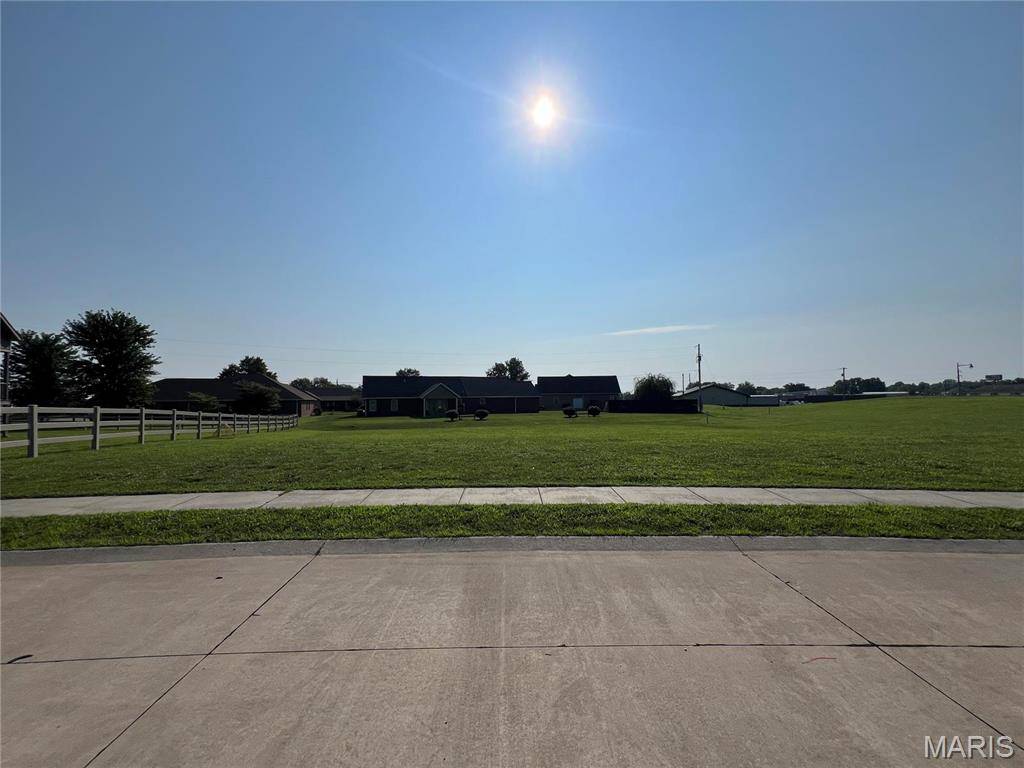 1656 Redbud CT, Perryville, MO 63775