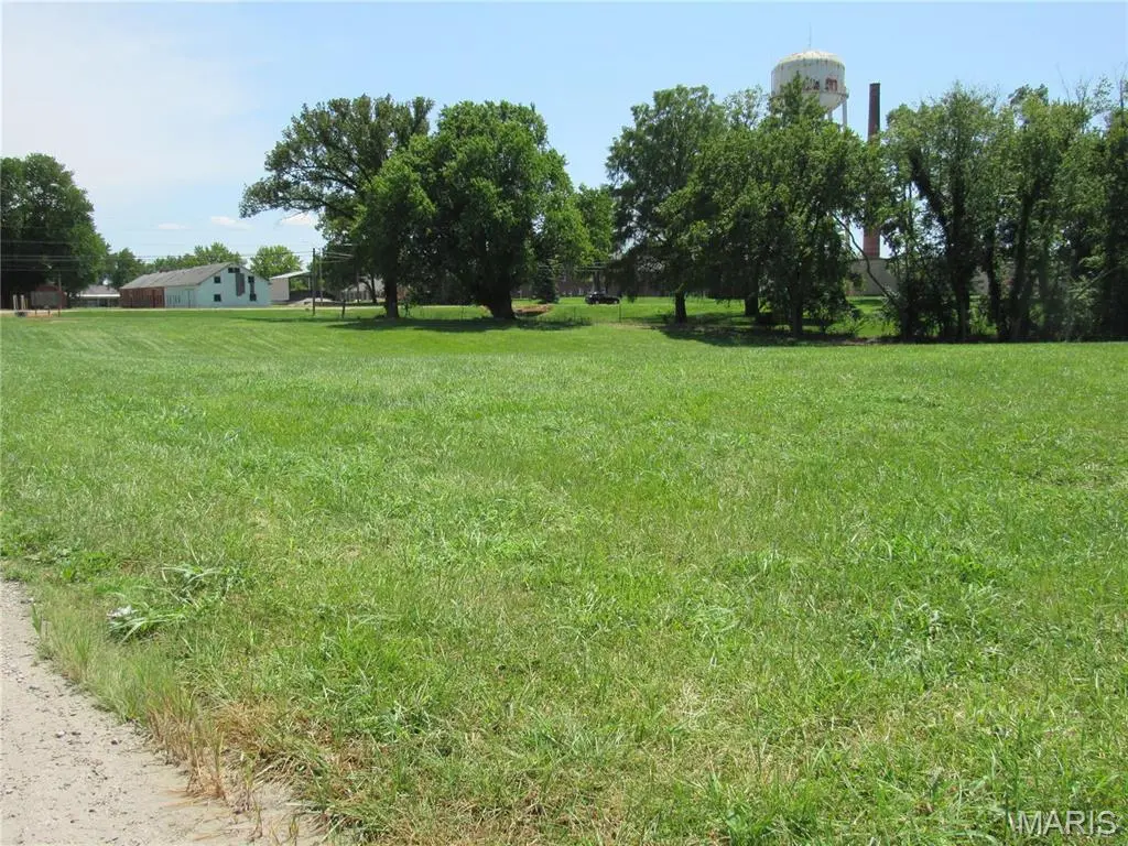 4519 Alton Commerce Pkwy, Alton, IL 62002
