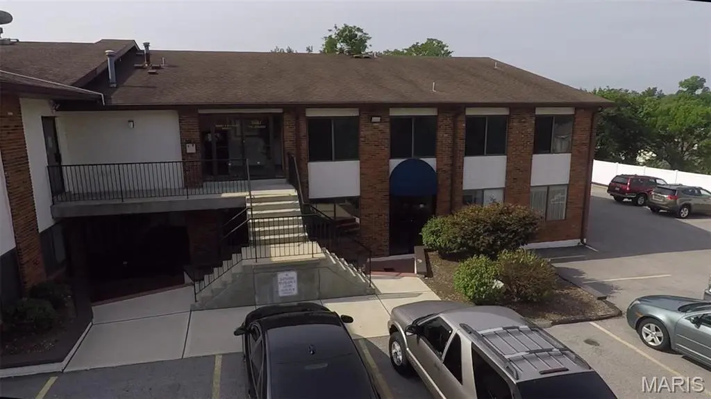 5661 Telegraph RD #3B, St Louis, MO 63129