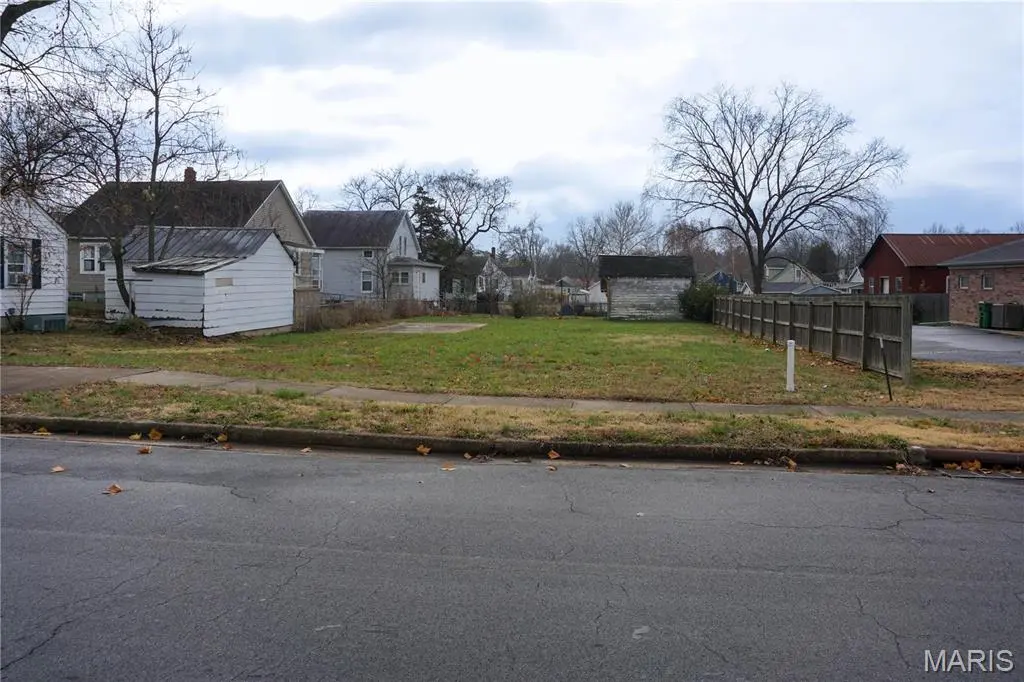 104 E 3rd ST, Rolla, MO 65401