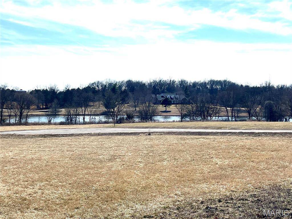 17 GRAND LAKE CIRCLE, Lebanon, MO 65536