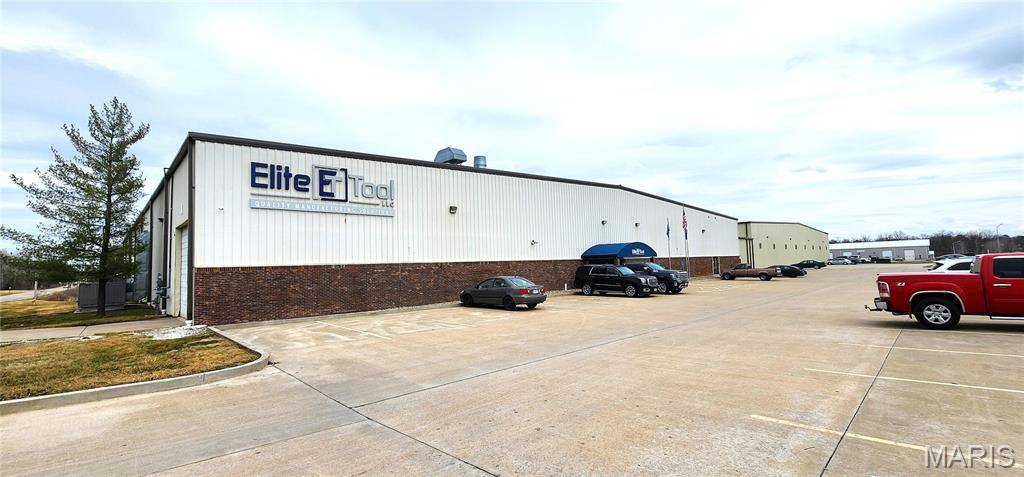 1011 Industrial CT, Moscow Mills, MO 63362