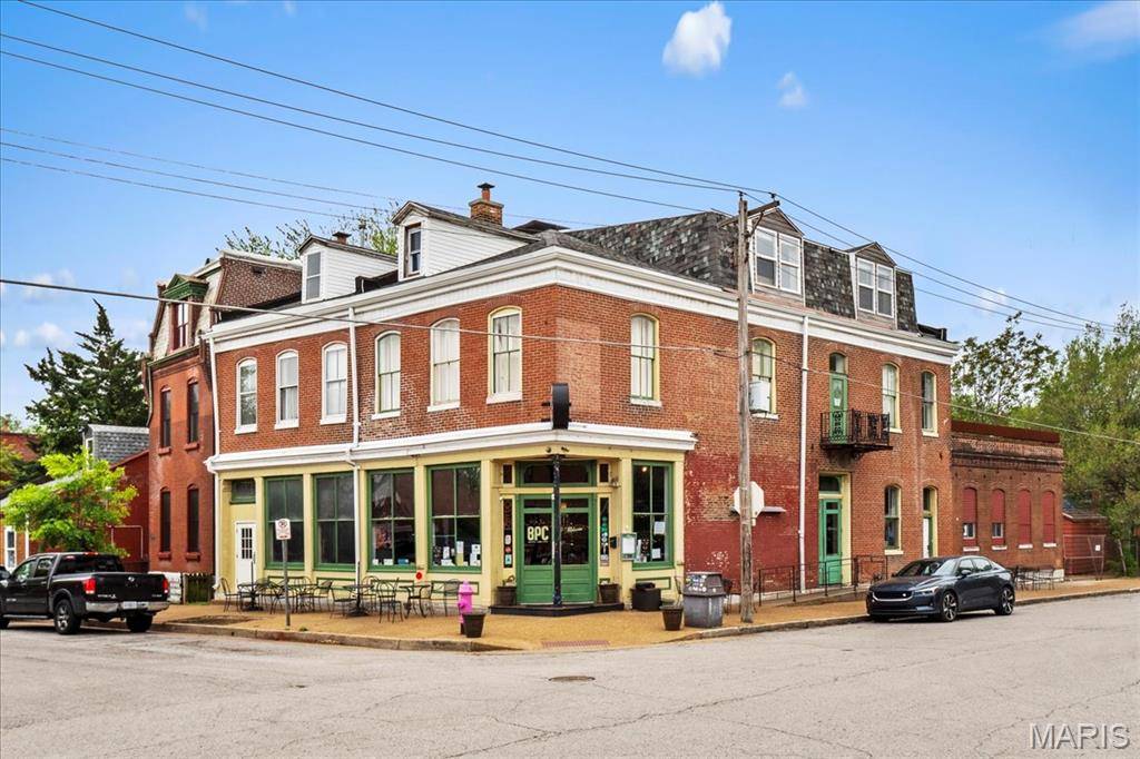2901 Salena ST, St Louis, MO 63118