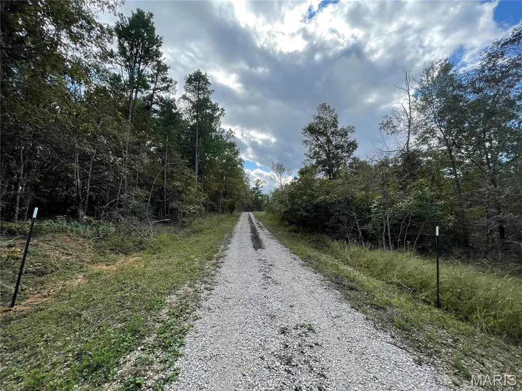 16 Woodland Heights W, Poplar Bluff, MO 63901