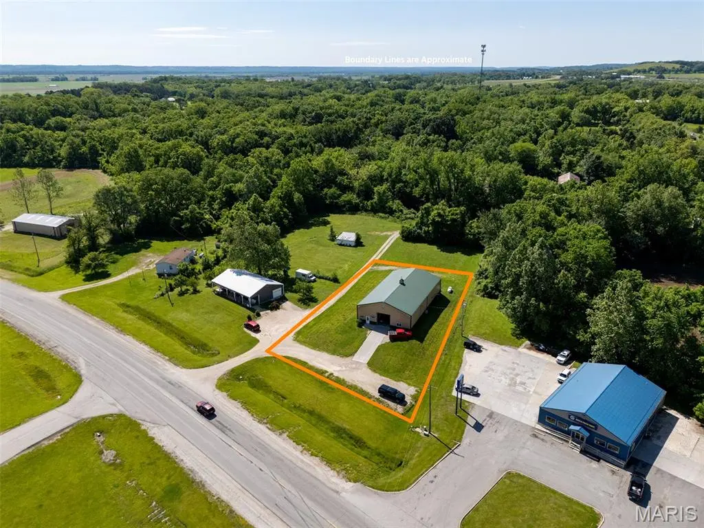 960 Highway B, Elsberry, MO 63343