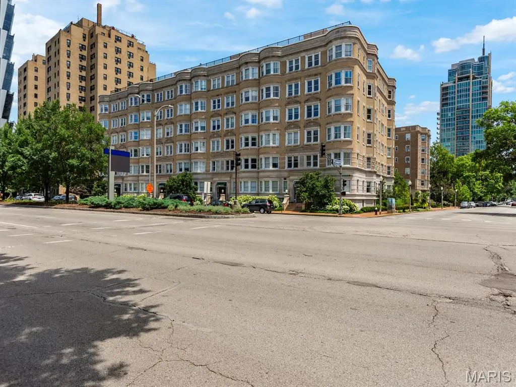10 N Kingshighway BLVD #2CN, St Louis, MO 63108