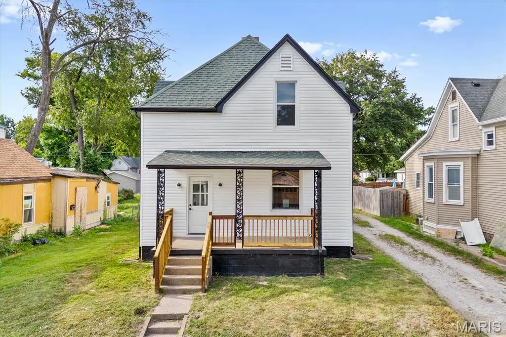 421 S 20th ST, Belleville, IL 62226