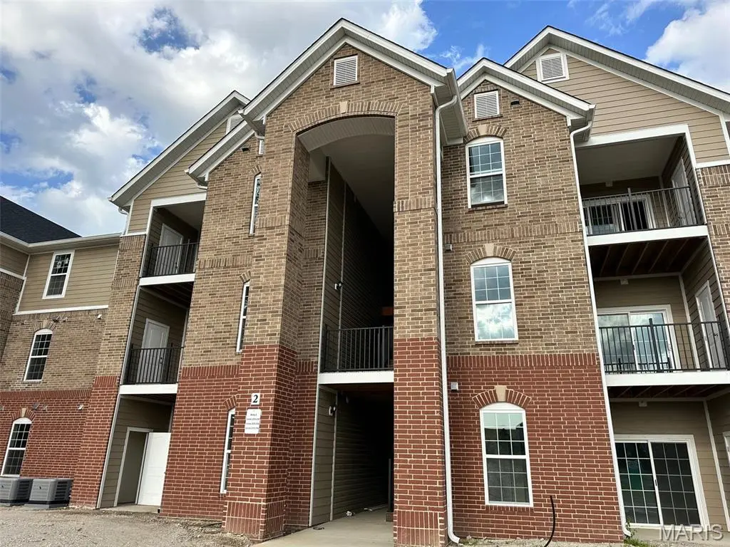 235 Harmony Meadows CT, Dardenne Prairie, MO 63368