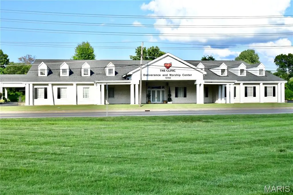10192 Halls Ferry RD, Florissant, MO 63136