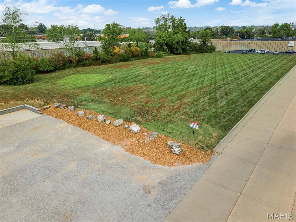 1160 Walters Way LN, Olivette, MO 63132