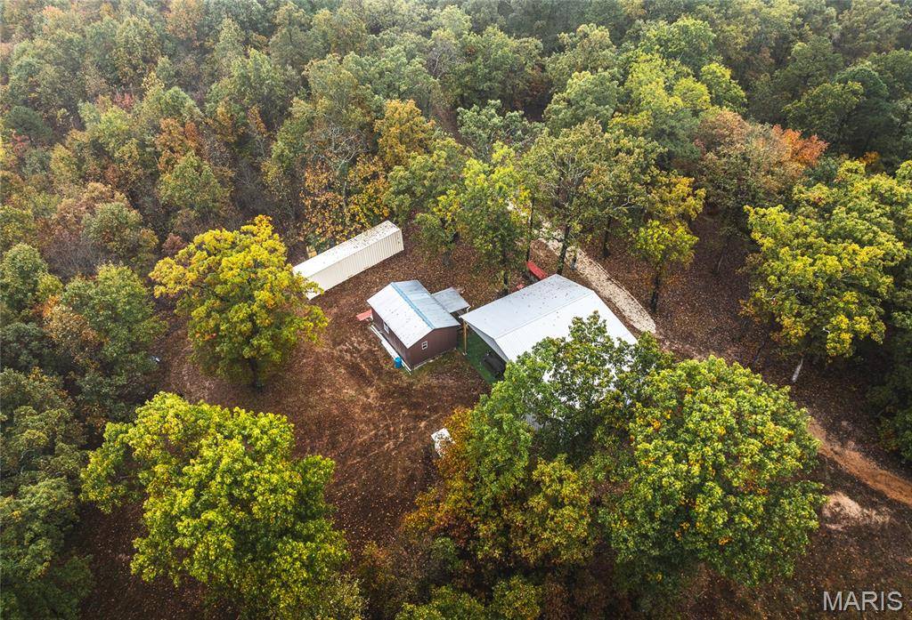 000 Lodge RD, Bourbon, MO 65565