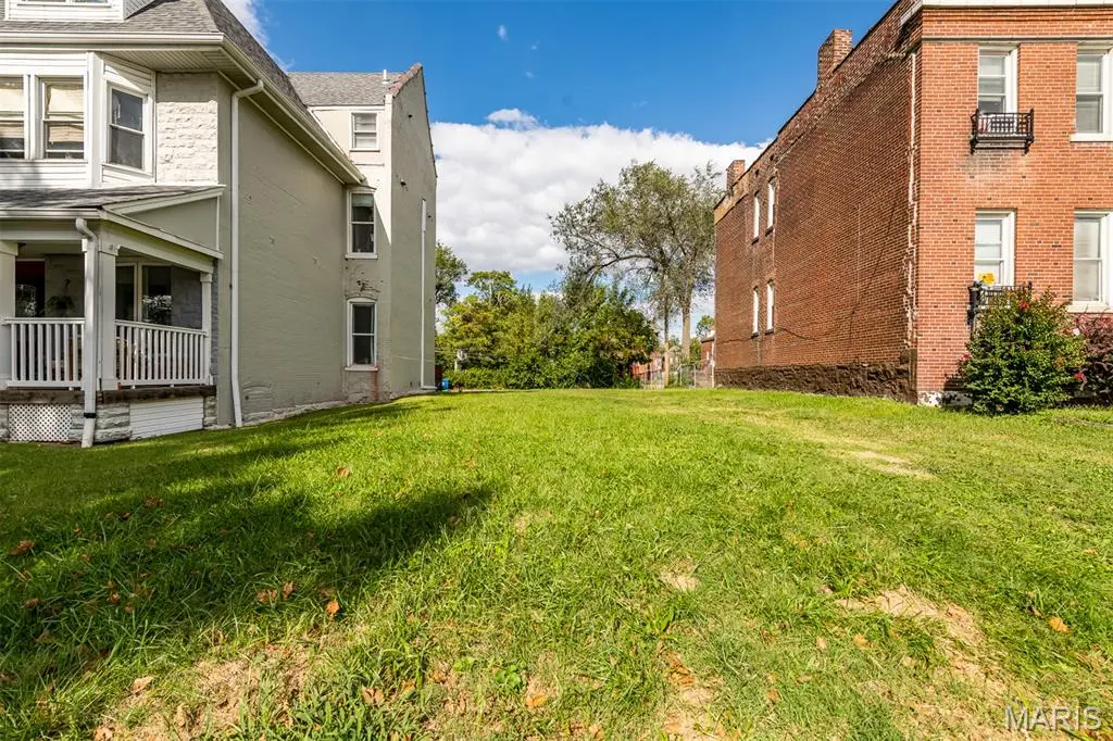 4165 Washington BLVD, St Louis, MO 63108