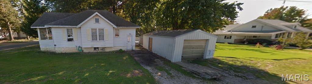 702 Mayo ST, Carlinville, IL 62626