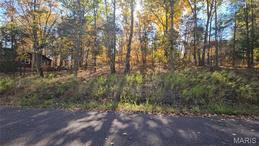 2100 Heather DR, Lake Sherwood, MO 63357