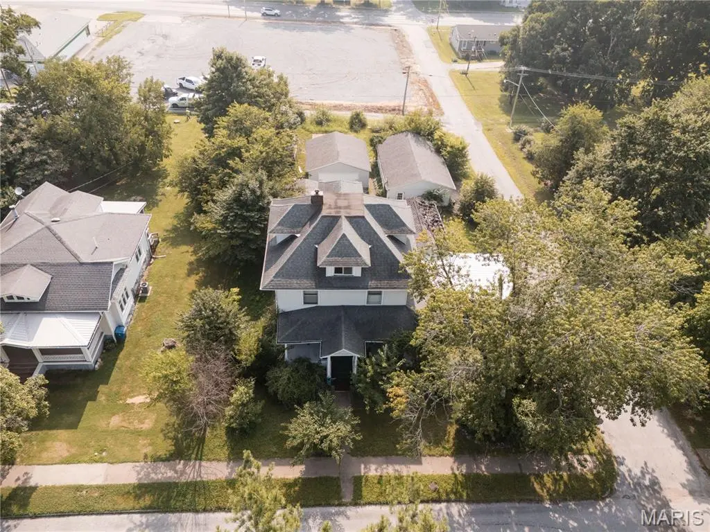 511 South Washington, Mcleansboro, IL 62859