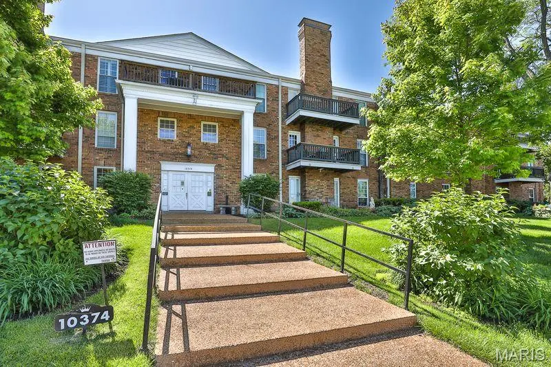 10374 Chimney Rock DR #2, St Louis, MO 63146