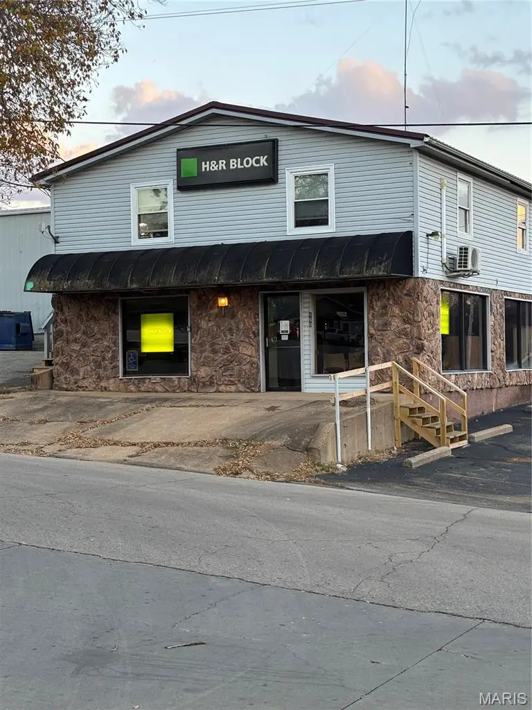 150 N Hall ST, Potosi, MO 63664