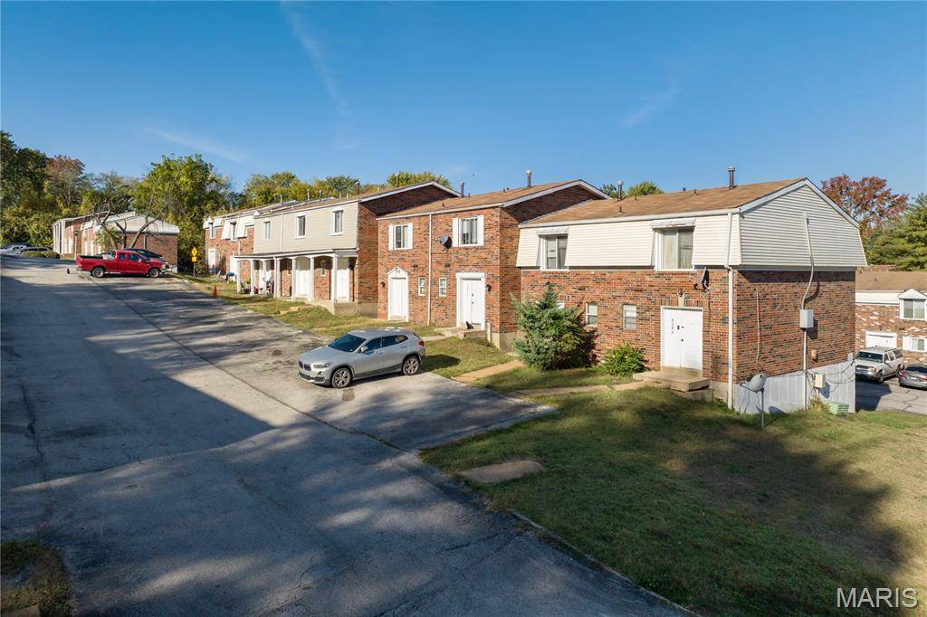 9192 Vanity Fair DR, Bel Ridge, MO 63136