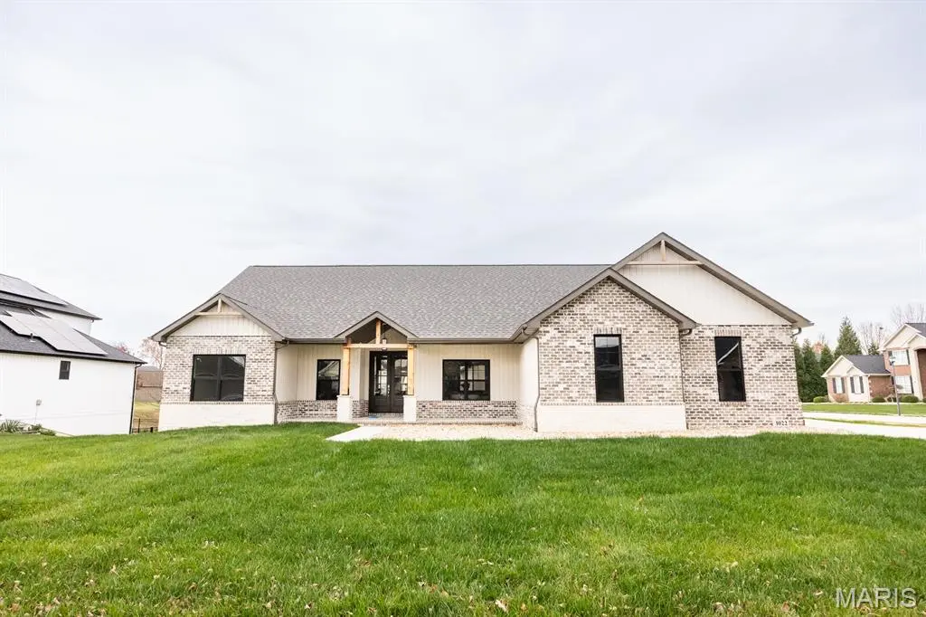 1022 BARTEAU DR, Swansea, IL 62226