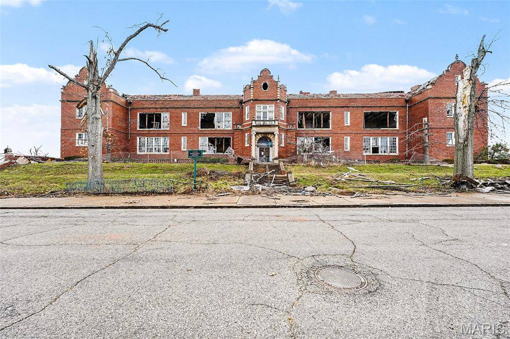 2616 Cora AVE, St Louis, MO 63113
