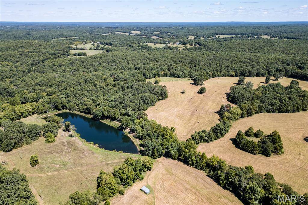 31 Sunset LN, Steelville, MO 65565