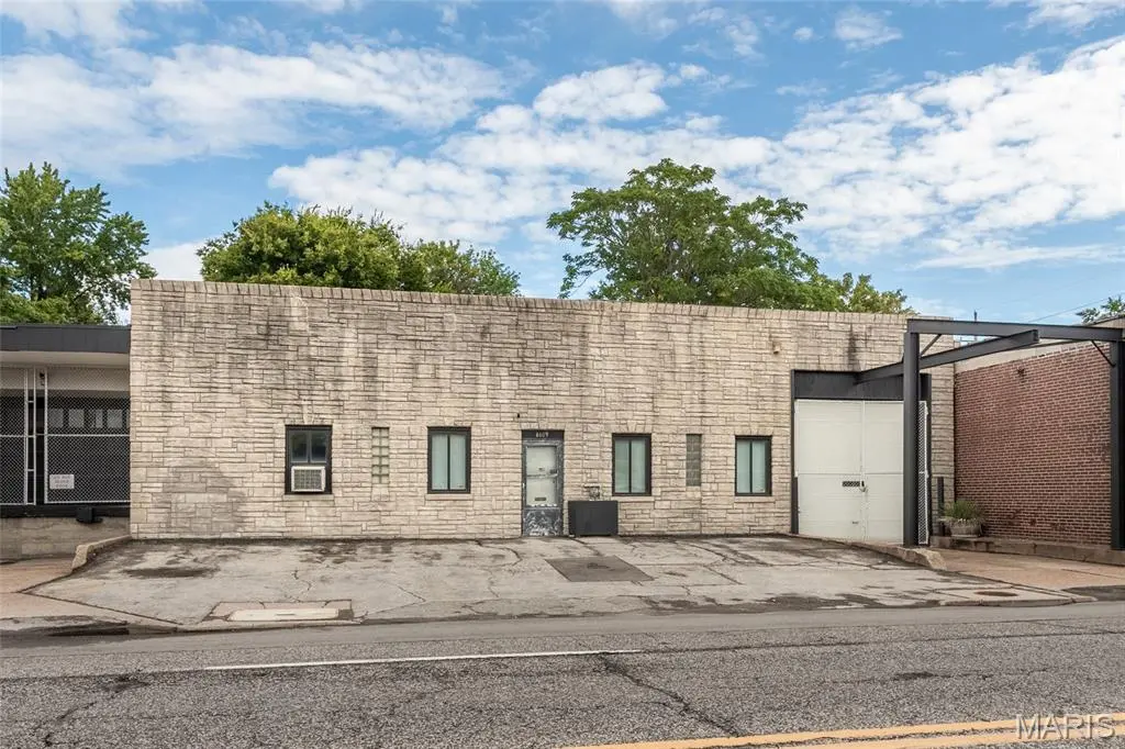6609 Olive BLVD, University City, MO 63130