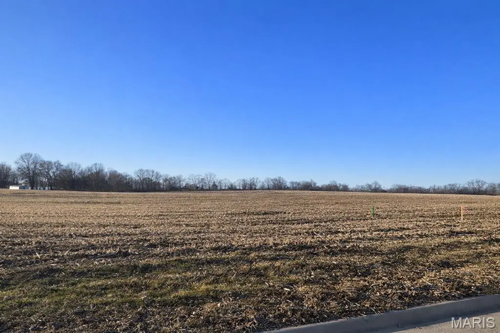 2261 Staunton RD, Troy, IL 62294