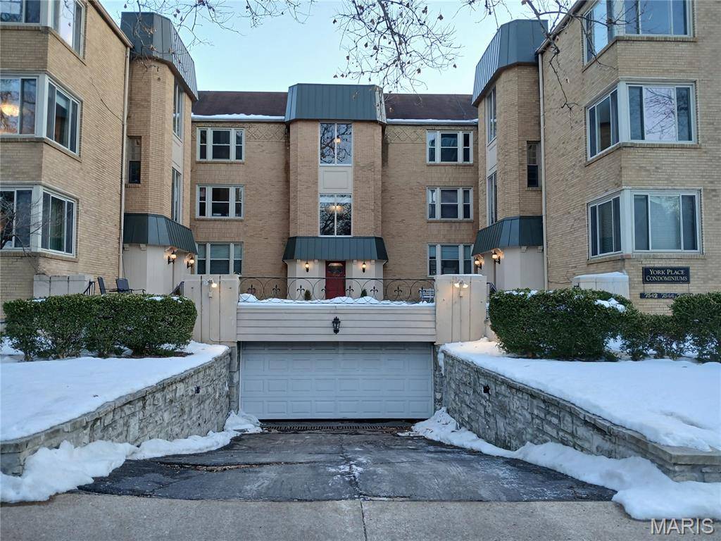 7544 York DR #B, Clayton, MO 63105