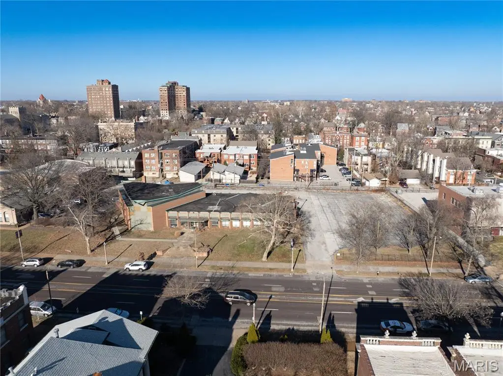4359 Lindell BLVD, St Louis, MO 63108