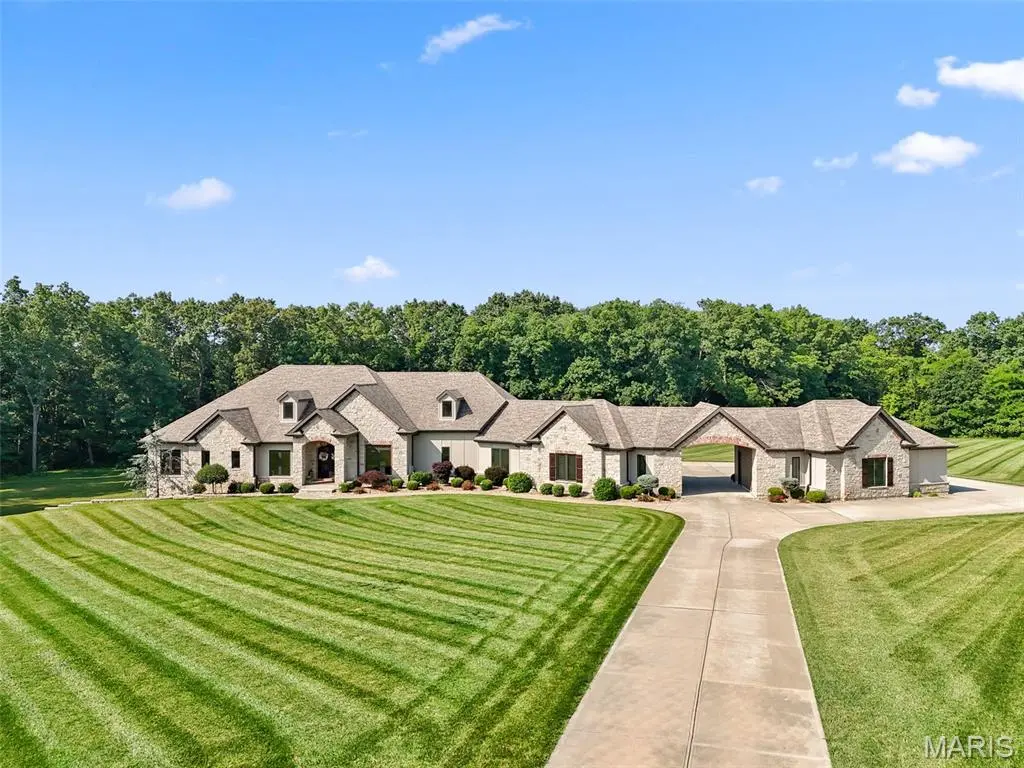 32 Taylors WAY, Foristell, MO 63348