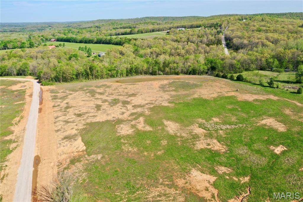 2 Jackal RD, Potosi, MO 63664