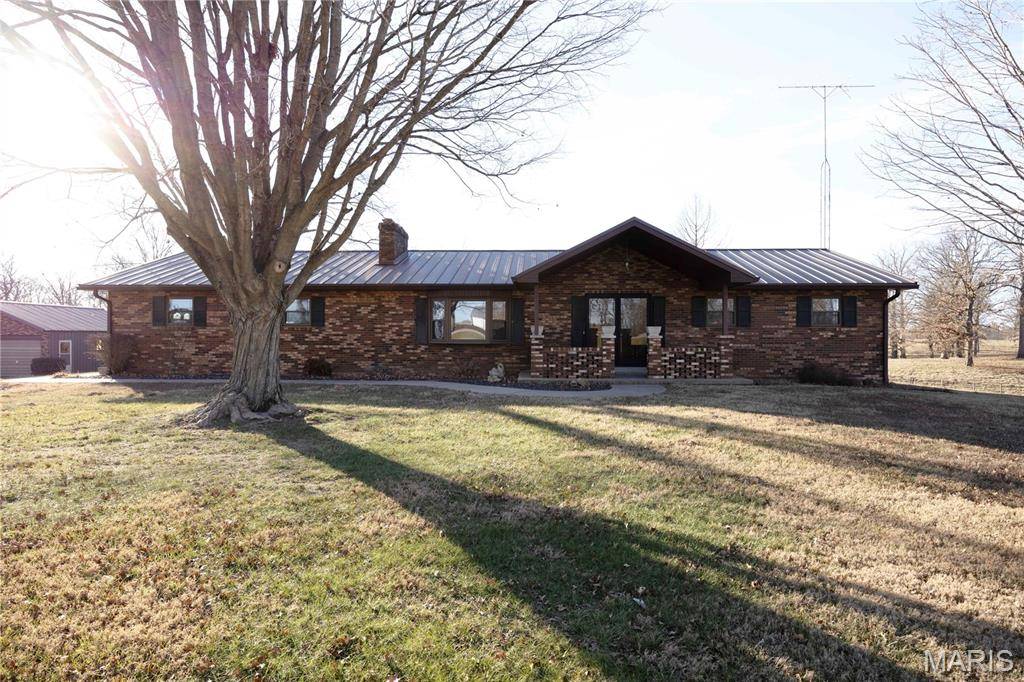 34 Missouri LN, Perryville, MO 63775