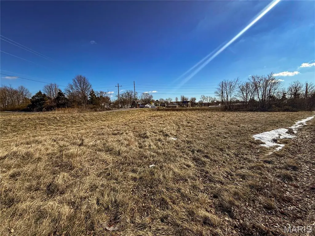 1000 W Link ST, Owensville, MO 65066