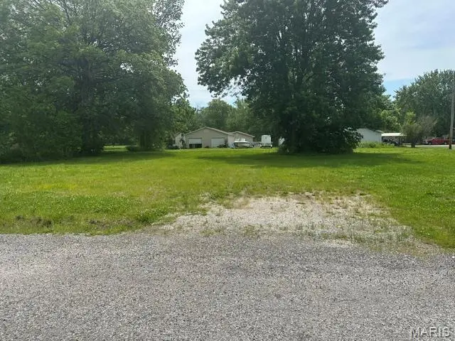 412 E Donnewald ST, Worden, IL 62097
