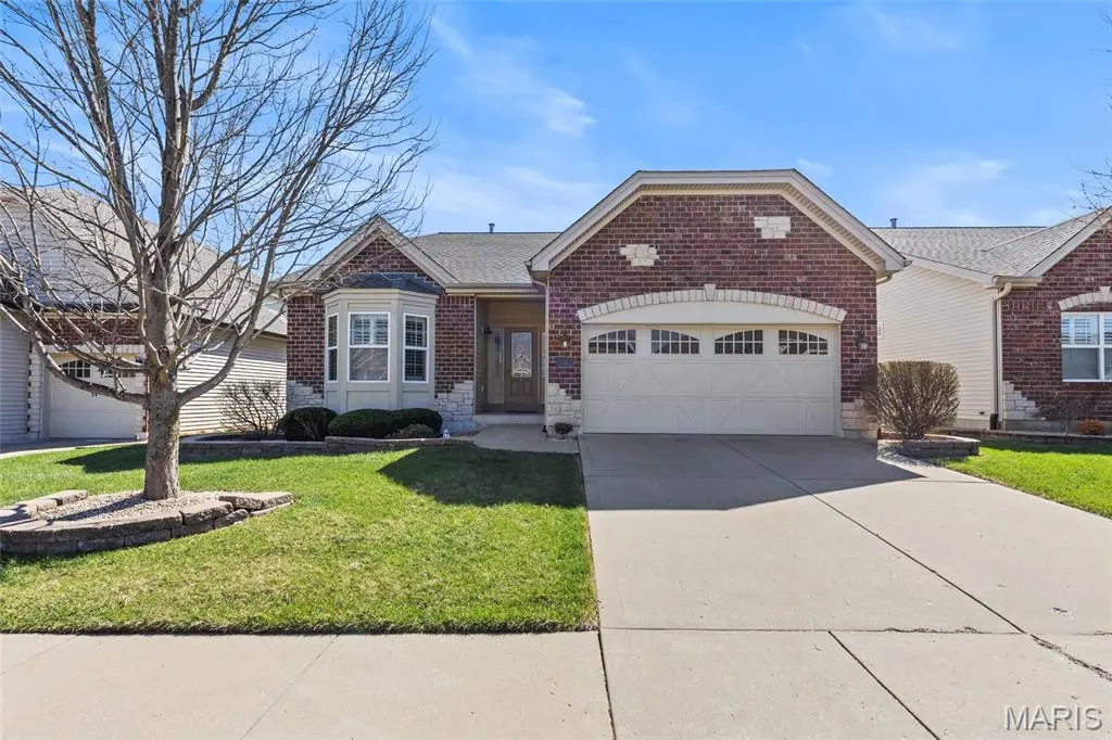 57 Burgundy Place DR, Dardenne Prairie, MO 63368