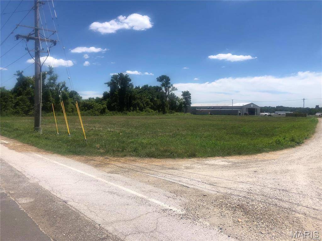 18450 Olive Street Road RD, Chesterfield, MO 63005