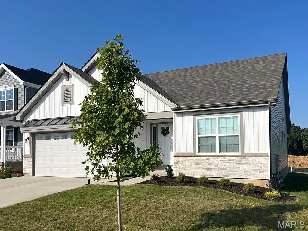 383 Butterfly Garden LN, Wentzville, MO 63385