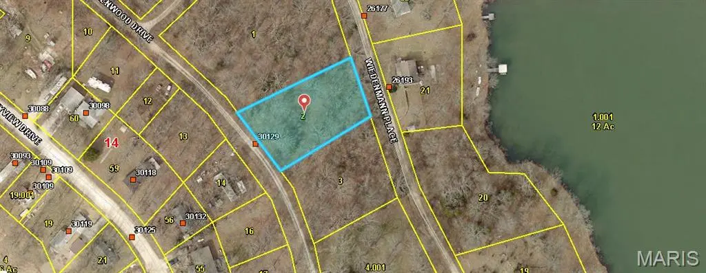 000 Greenwood DR, Edwards, MO 65326