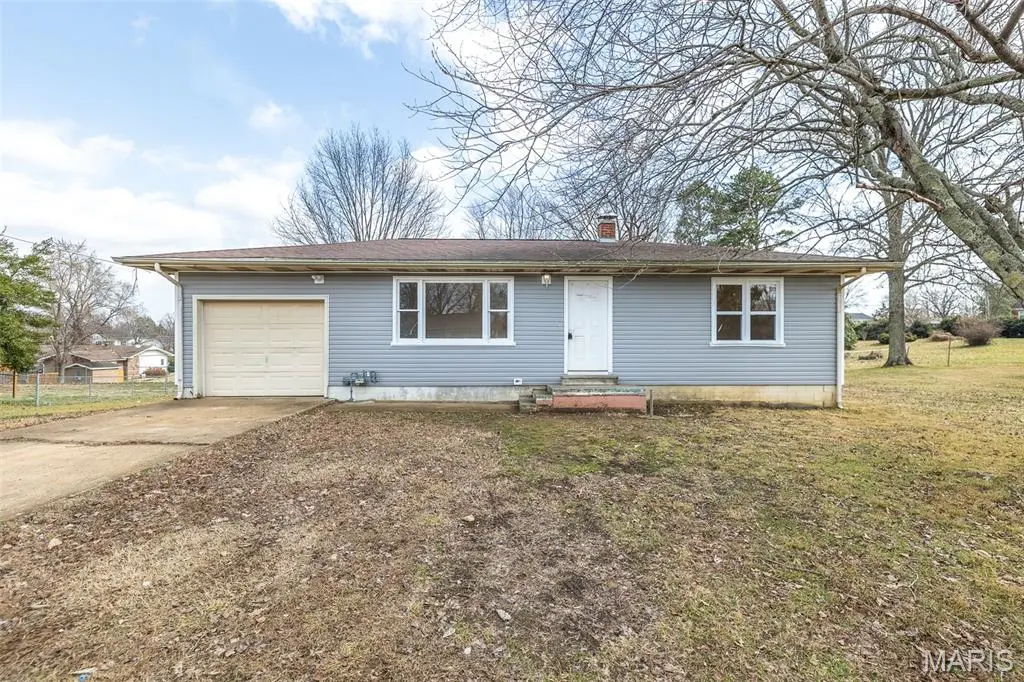 2612 Sherry LN, Poplar Bluff, MO 63901