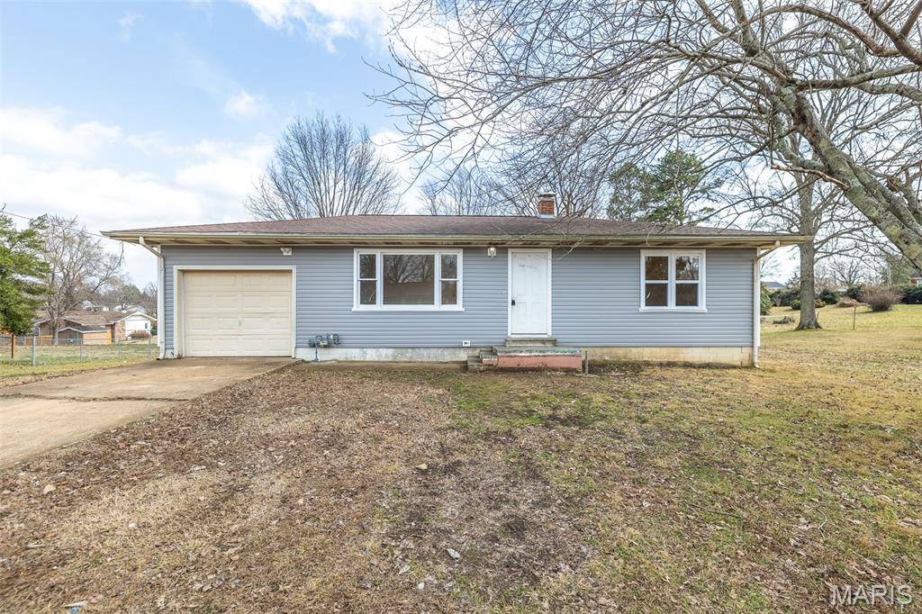 2612 Sherry LN, Poplar Bluff, MO 63901