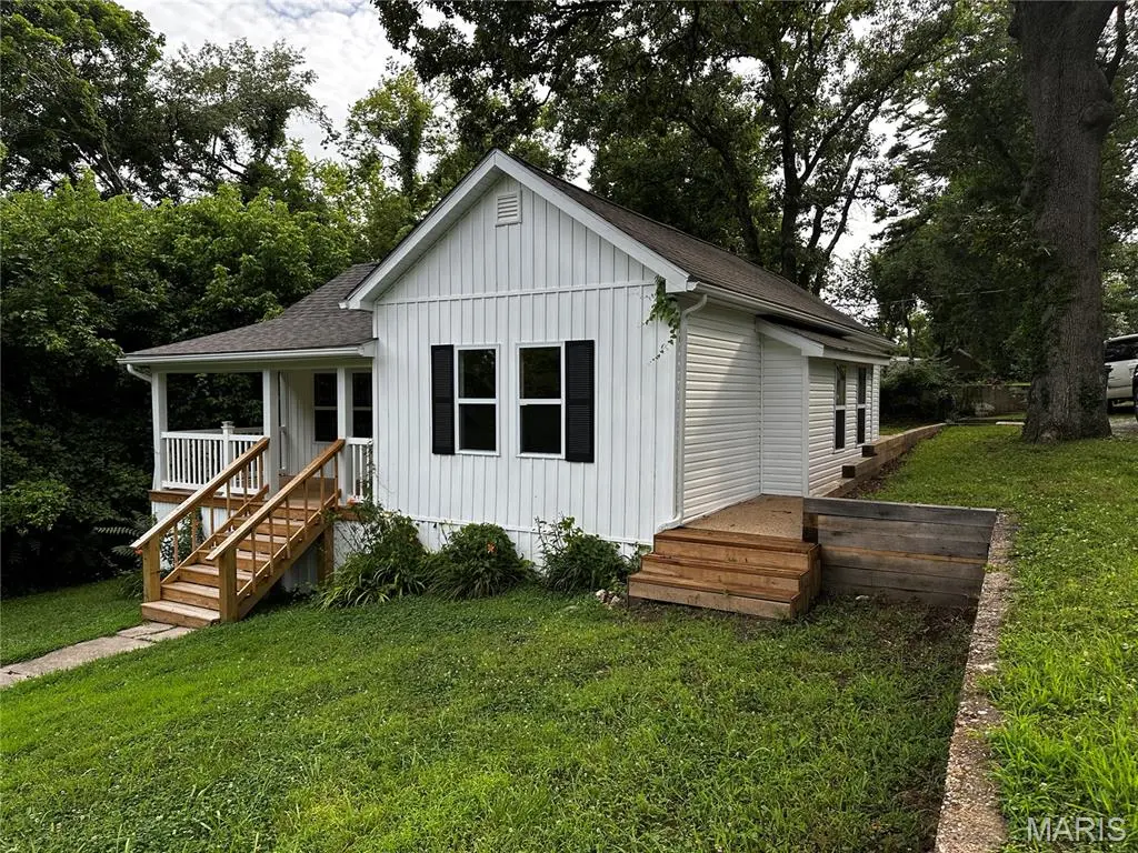 404 N First Street ST, Steelville, MO 65565