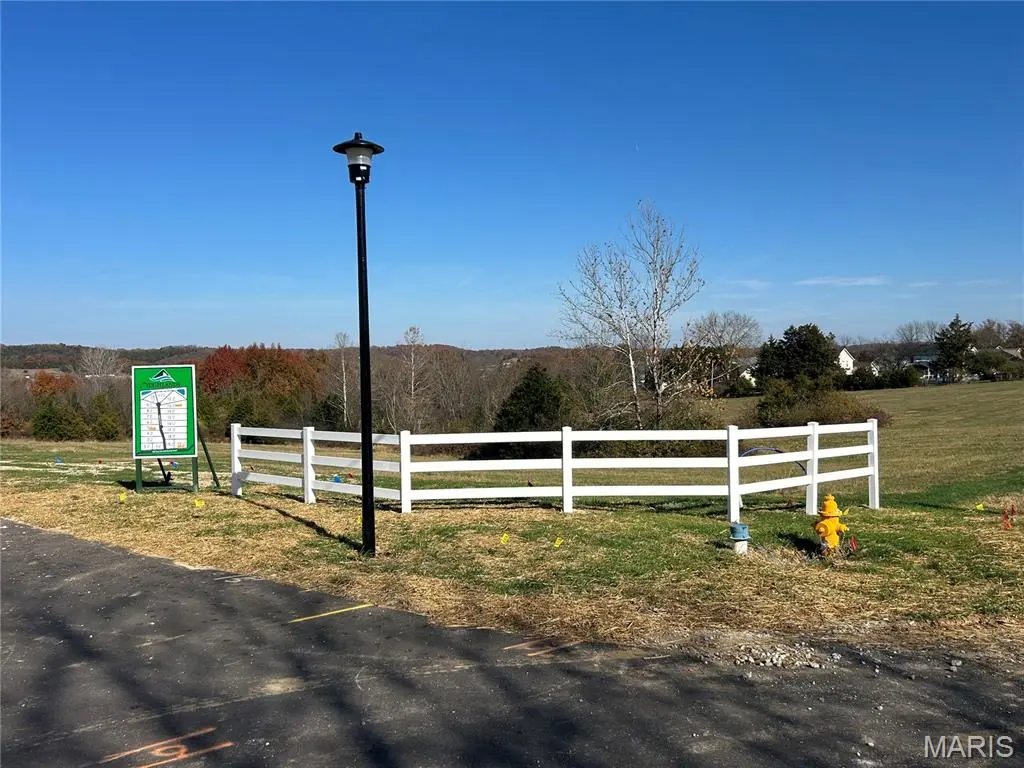 652 # 16 Highlands CT, Pacific, MO 63069